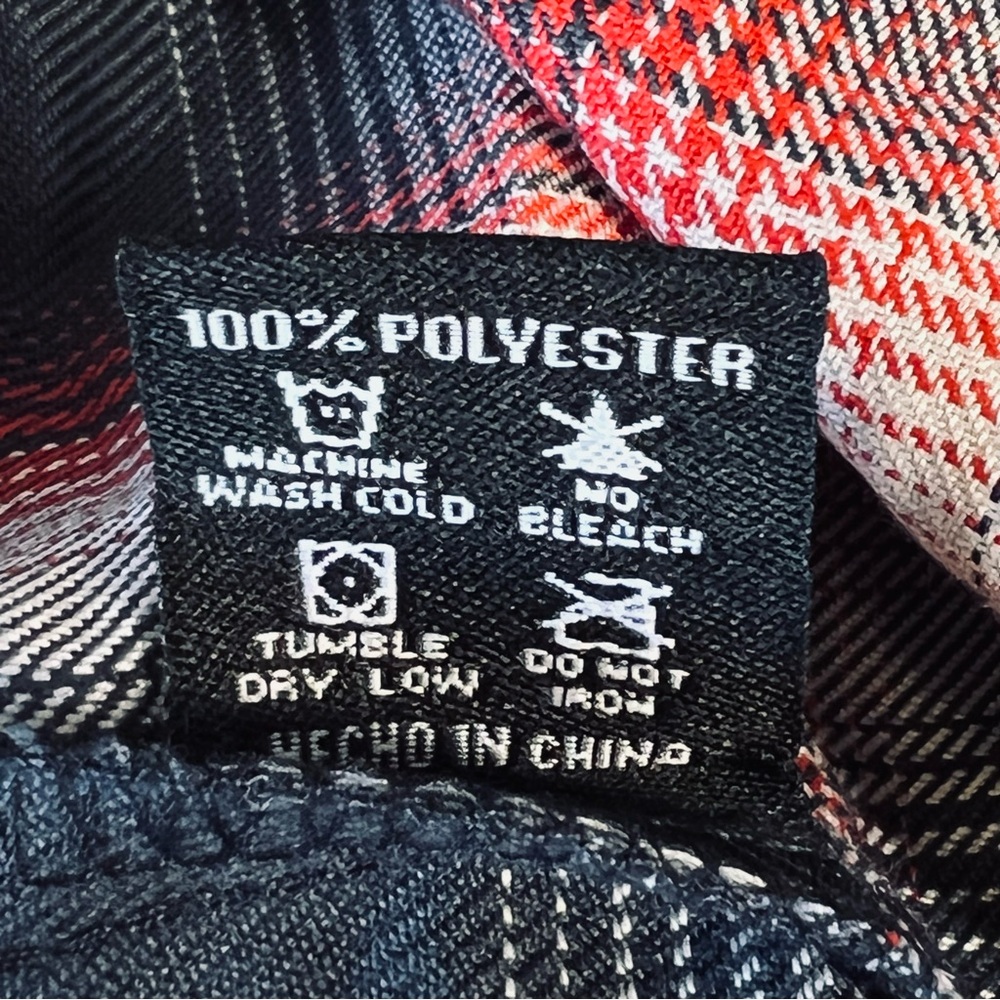 Dixxon Women’s Sz M Red Black Plaid Flannel Button Front Shirt Equalizer Casual - Picture 13 of 14